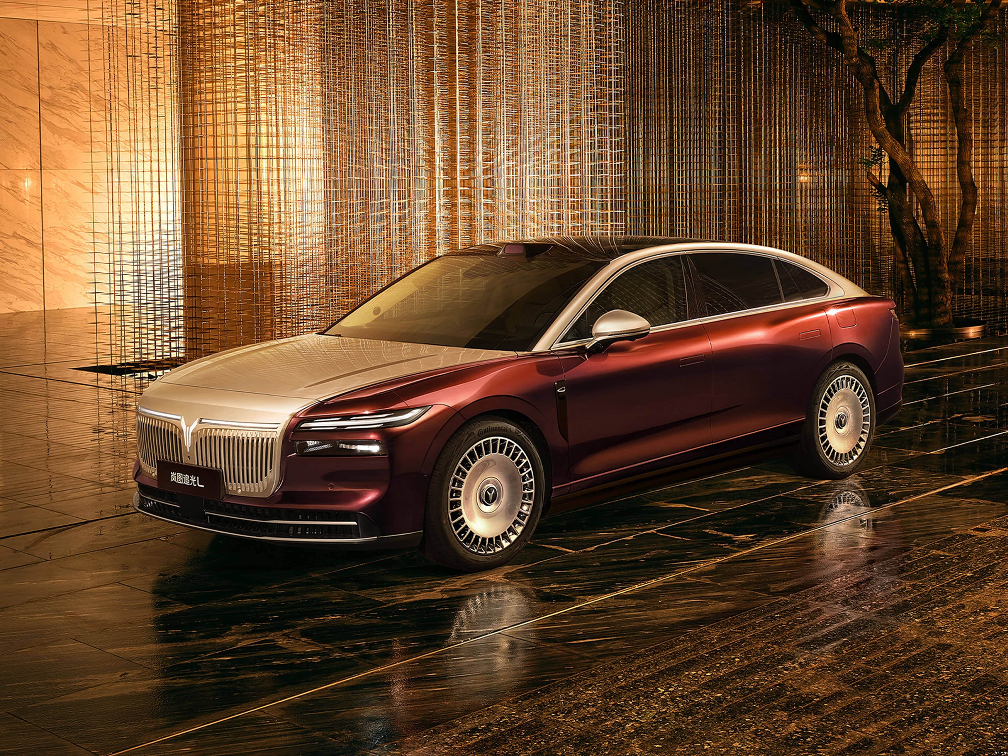 价比”岚图追光L对比“高含华量”享界S9